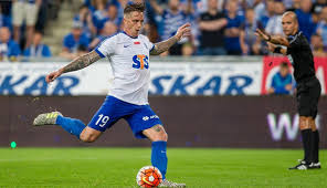 梅西再创纪录引全场欢呼