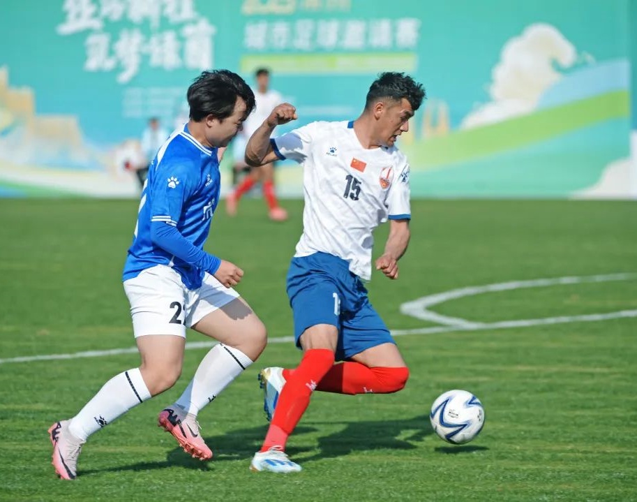 F1世界冠军现身2025阿布扎比大奖赛